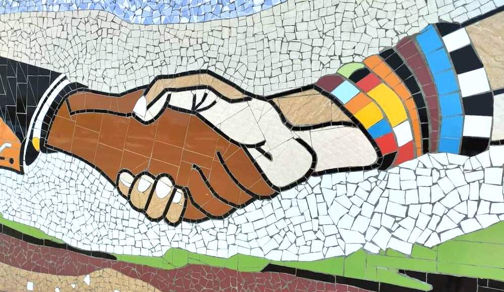 Togo Mosaik Handschlag